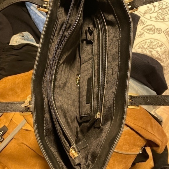 Black Michael Kors leather bag - Picture 6 of 8